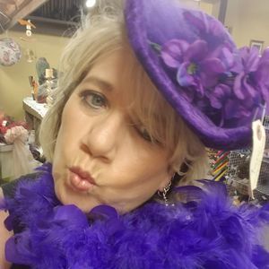 Meet your Posher, Brenda